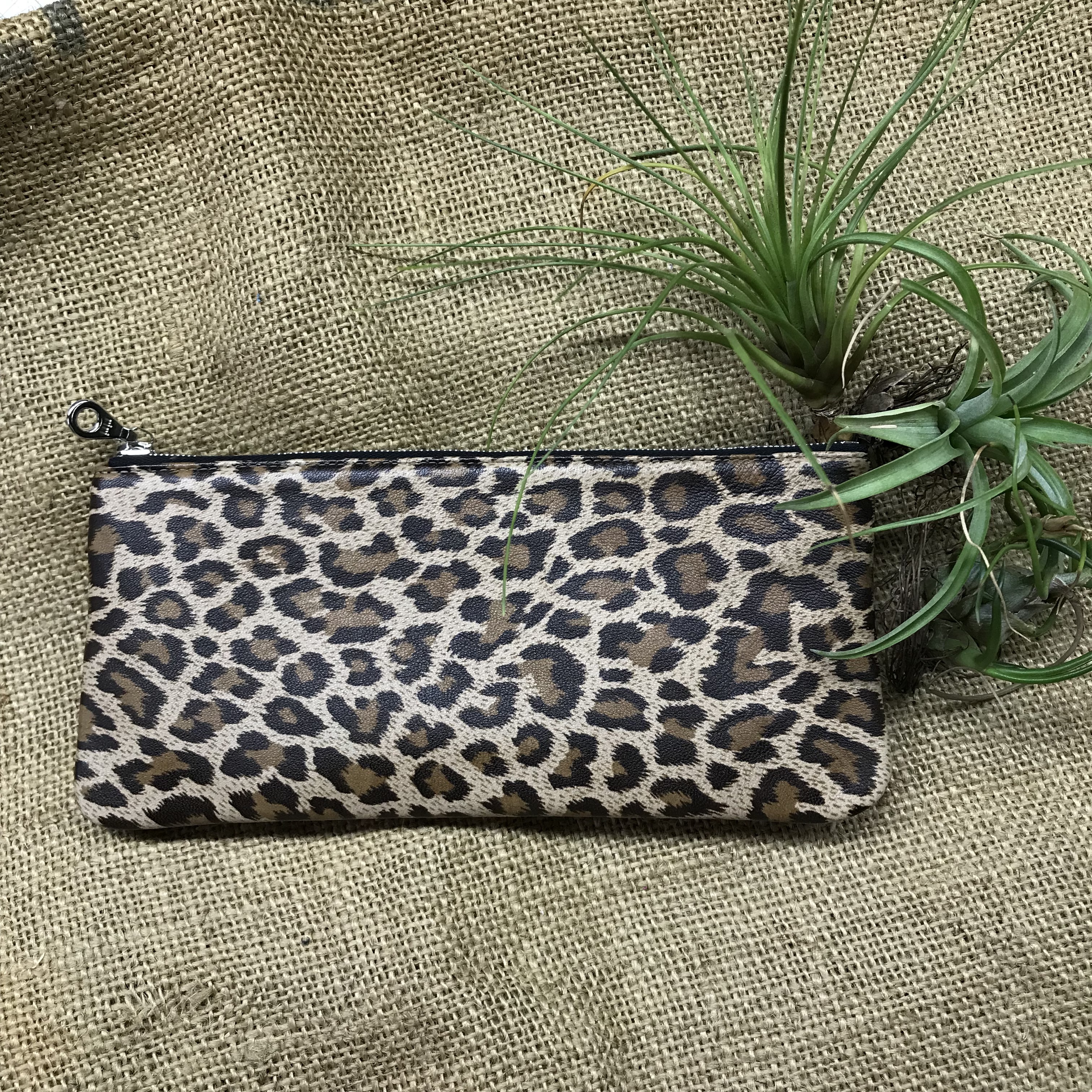 ヒョウ柄長財布（ririファスナー20cm）