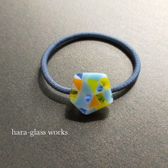 五角形のガラスのヘアゴム    ブルー＆オレンジミックス 6枚目の画像