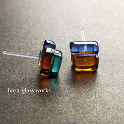 ガラスの琥珀糖ピアス　オレンジ&セルリアンブルー&マリンブルー　樹脂ピアス 5枚目の画像