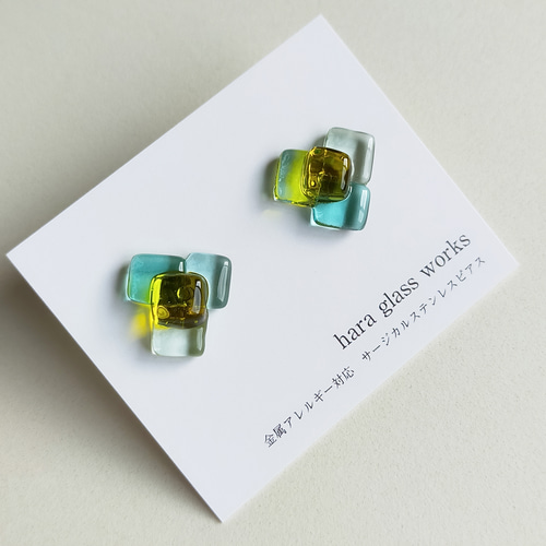 ガラスの小花ピアス イエロー&グリーン アレルギー対応ピアス ピアス 