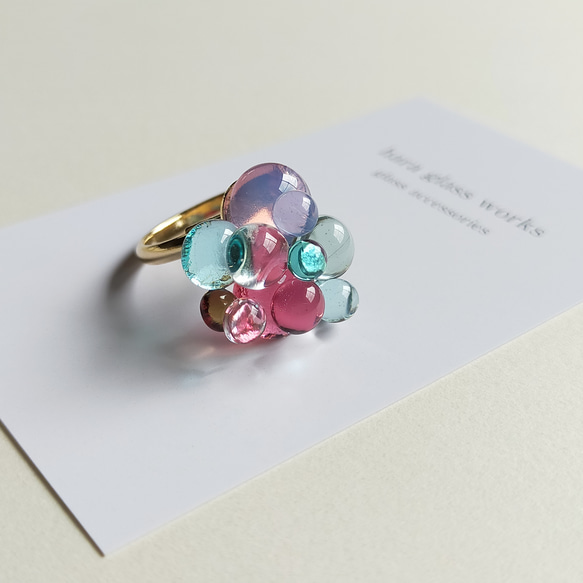 ガラスのリング　バブルデザイン　ピンク&ティントブルー&ミルキーラベンダー（ゴールド） 1枚目の画像