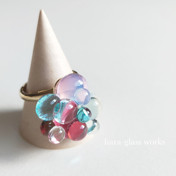 ガラスのリング　バブルデザイン　ピンク&ティントブルー&ミルキーラベンダー（ゴールド） 5枚目の画像