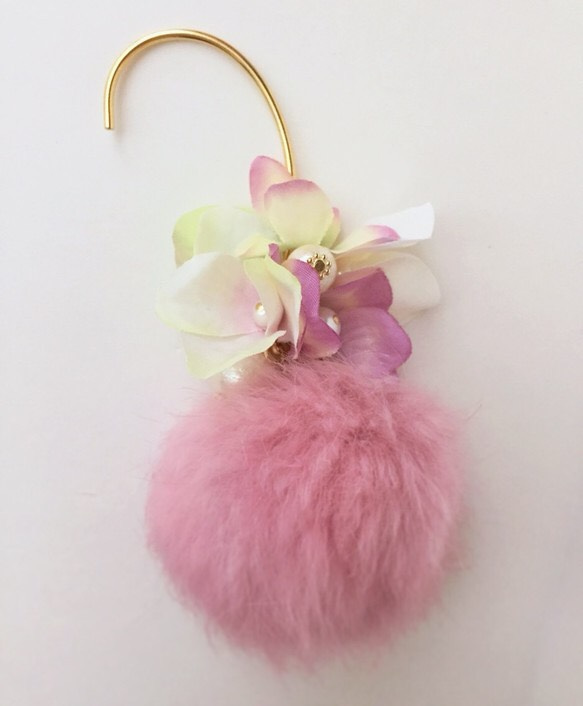 お花とラビットファーのイヤーフック(ファー着脱可)#ピンク 3枚目の画像
