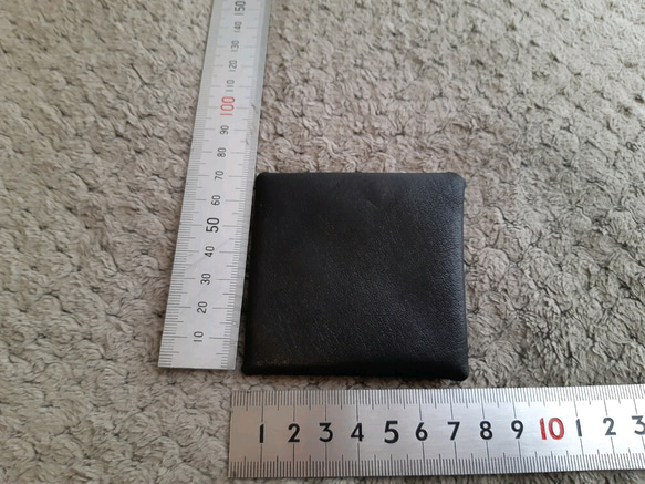 革製　手のひらサイズコインケース(黒赤) 2枚目の画像