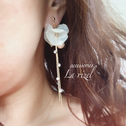 かすみ草 シフォンタッセルピアス・イヤリング☆ №483 ピアス