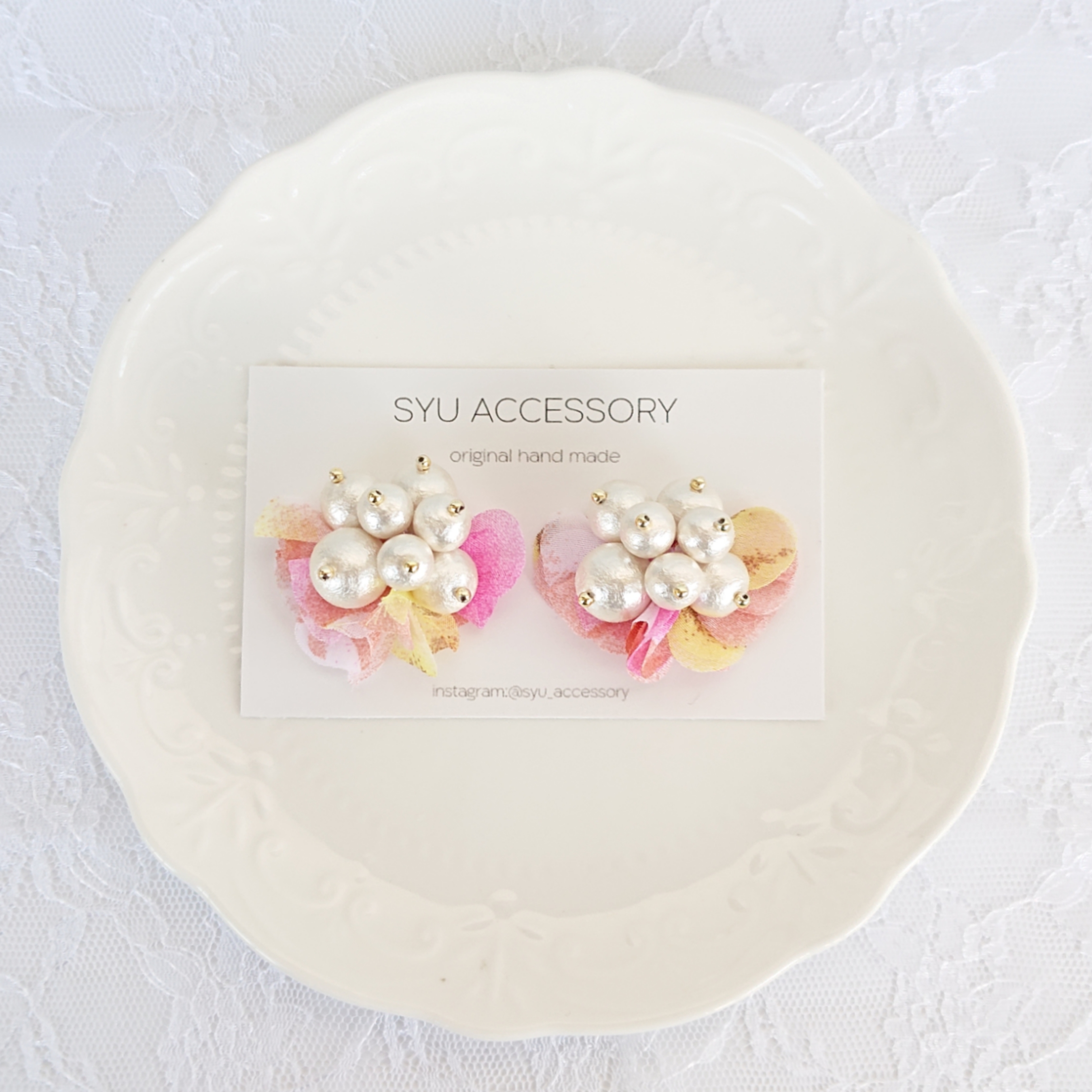 コットンパールとふんわりシフォンフリルビーズ刺繍ピアス イヤリング ～パステルピンク×イエロー〜