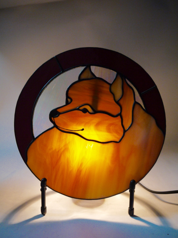 ステンドグラス　ワンプレート　ポメラニアン　スタンド,照明付き　愛犬を飾る 2枚目の画像
