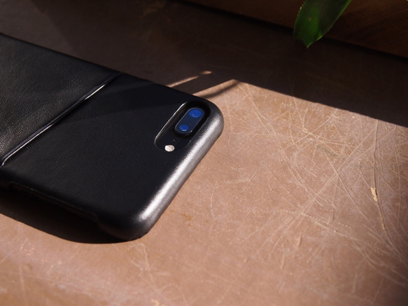 alto iPhone 7 Plus 5.5吋 真皮手機殼背蓋 Metro - 全黑色 皮革 保護套 第3張的照片