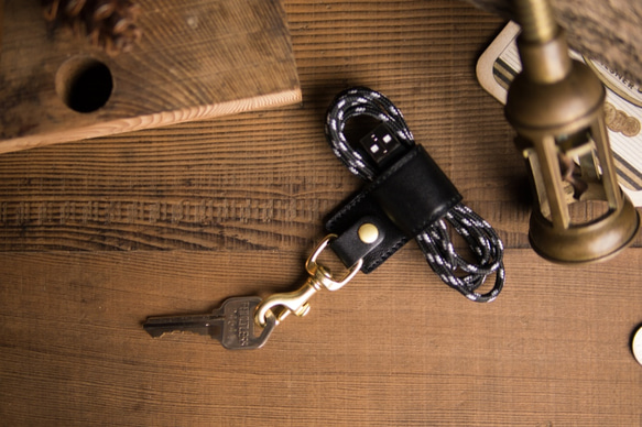 alto 本革 Keychain Stand – カラス黒 2枚目の画像
