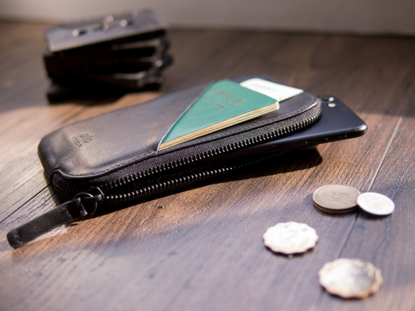 Travel Phone Wallet 革製携帯ケース – カラス黒 4枚目の画像