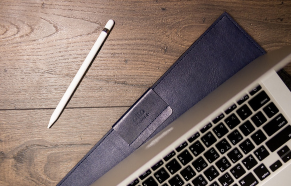 alto iPad Pro 12.9” / MacBook Air 13″ 革製 Sleeve – 紺色 / 灰色 4枚目の画像