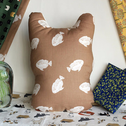 猫形の枕 "COCO" 4枚目の画像