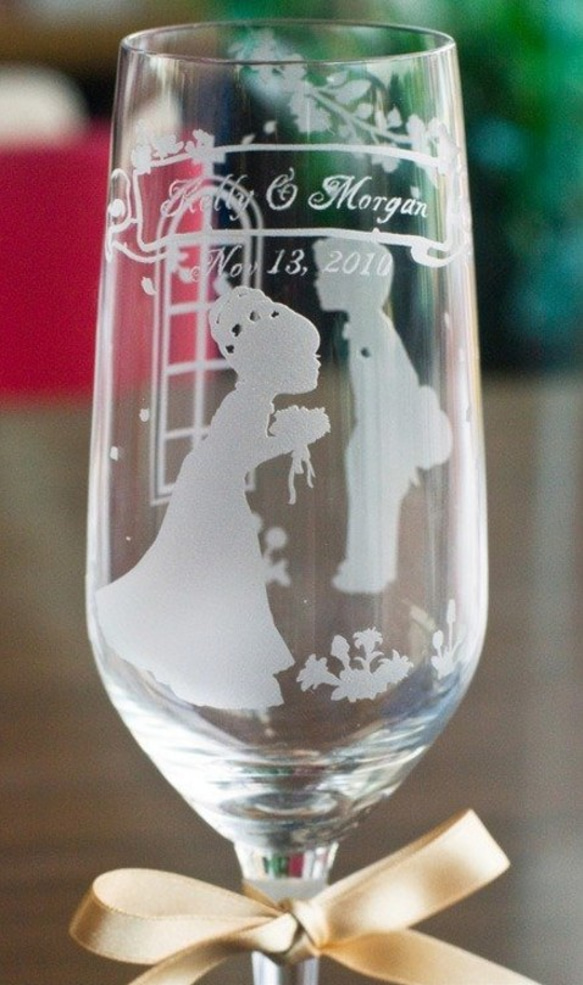 [ライトタイムプロミスグラスシャンパンカップ] [名前と日付を刻む]スイートシーンは結婚式のシーンから始まります。 2枚目の画像