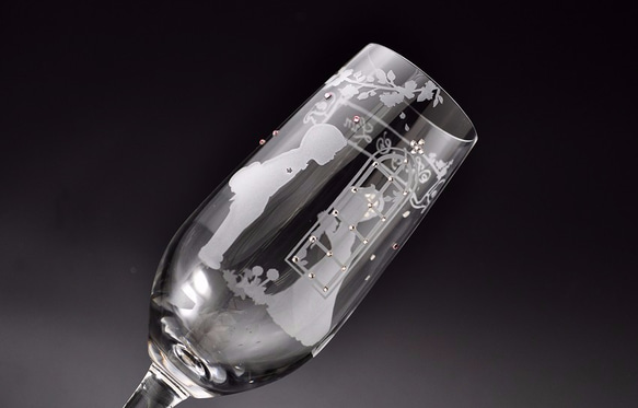(加上Swarovski水晶石在香檳杯上的費用) 此服務只限部分款式的香檳杯 第2張的照片