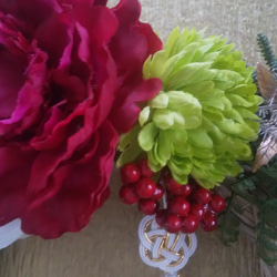 「creema限定」お正月  紅牡丹とクリスマスローズのしめ縄飾り 3枚目の画像