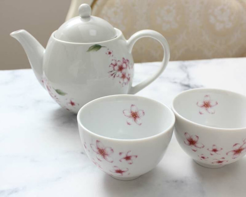 アンティーク茶会セット 1_e8d8a645750381b9f1dc024ee4f4