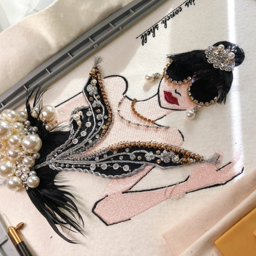 ファッション女優立体刺繍絵画】 絵画 LDOHM 愜意的女子手做