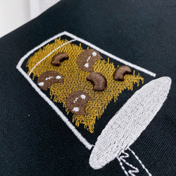【貓咪珍珠奶茶】立體刺繡/帆布拉鍊側背波奇包 第3張的照片
