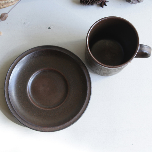 カップ＆ソーサー Tall 濃い茶アンティークゴールド系　金属のような風合い　陶器　 7枚目の画像