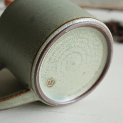 マグカップ　筒形　取手台形　淡い緑　陶器 7枚目の画像