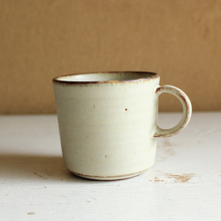 マグカップ　やさしい雰囲気の白マット系　中サイズ 2枚目の画像
