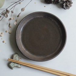 NEW! 台形　プレート皿　濃茶 + アンティークゴールド系 陶器 1枚目の画像