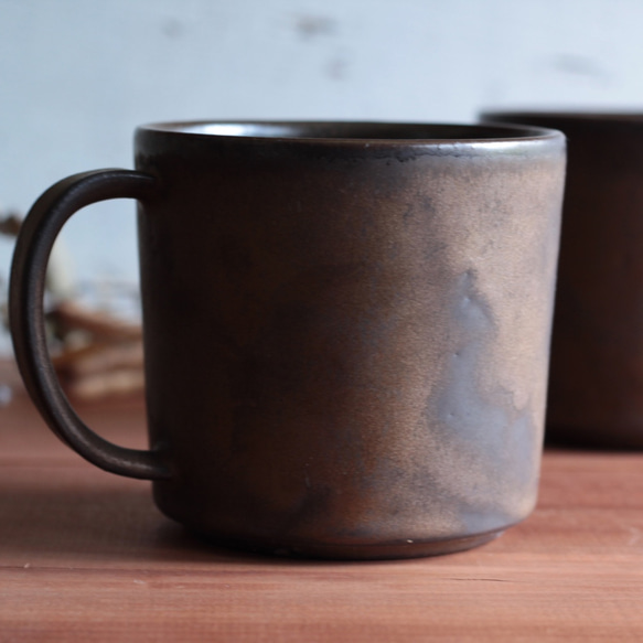 マグカップ 筒形(LL) 金属のような風合いの濃い茶ゴールド+濃茶系　陶器　父の日 4枚目の画像