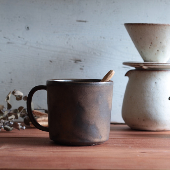 マグカップ 筒形(LL) 金属のような風合いの濃い茶ゴールド+濃茶系　陶器　父の日 7枚目の画像