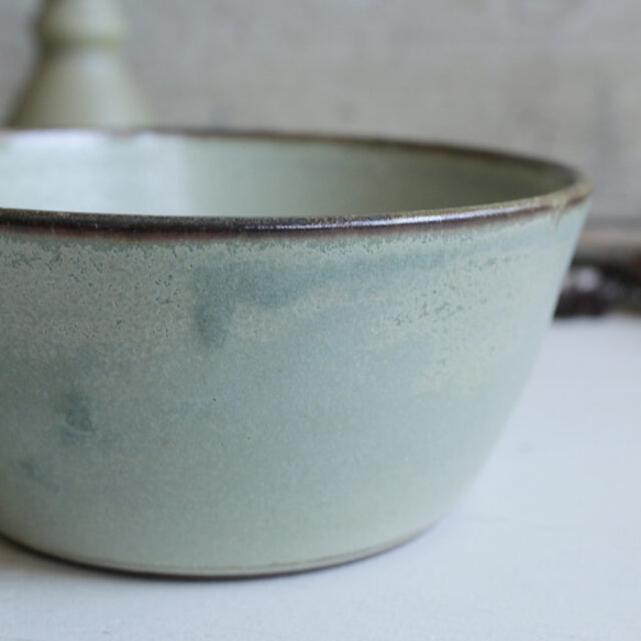 新作　中鉢　淡い緑　陶器　フリーカップ　器 3枚目の画像