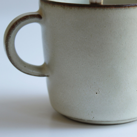 マグカップ　筒型　（M）中サイズ　優しい雰囲気の白マット系　 8枚目の画像