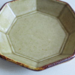 豆皿　八角　 黄茶系　縁起の良い形　陶器 5枚目の画像