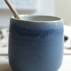 マグカップ　丸底　ブルー＋白　陶器 5枚目の画像