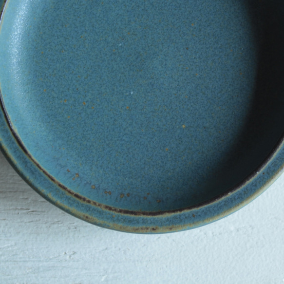 豆皿 シンプルな丸の形　素材感のある碧（あお）マット系　陶器 5枚目の画像