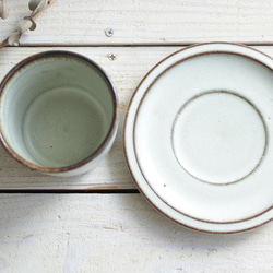 カップ＆ソーサー M 優しい雰囲気の白系　陶器 4枚目の画像