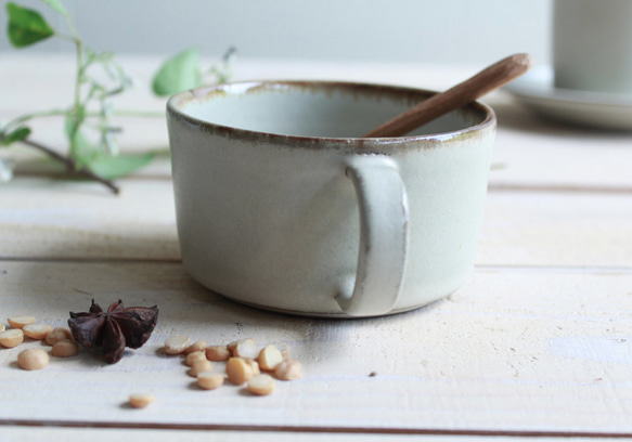 マグスープカップ　やさしい雰囲気の白マット系　陶器 3枚目の画像