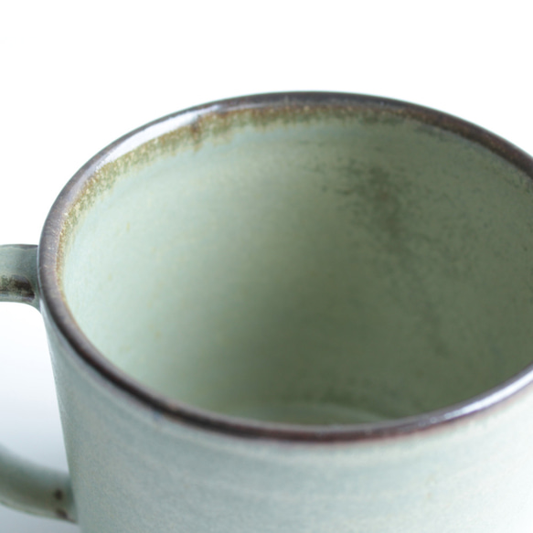 マグカップ (LL)　淡い緑系　陶器 5枚目の画像