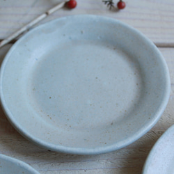 豆皿　リム皿　淡い灰色系　陶器　ゆるい丸の形 3枚目の画像