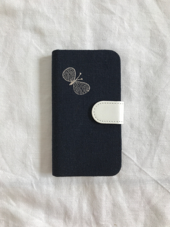 20-3 iPhone他、全機種対応 手帳型ケース ミナペルホネン choucho ネイビー　ꕤ受注制作ꕤ 4枚目の画像