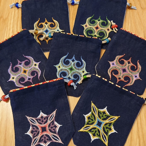 ikor op イコロ・オプ【アイヌ文様刺繍リネンミニポーチ】水流 ポーチ