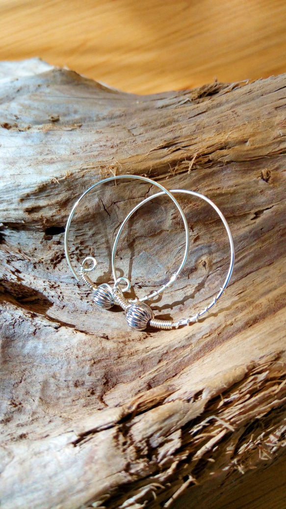 【受注製作】銀のしずくのニンカリ（アイヌの耳飾り・ピアス）B‐type 4枚目の画像