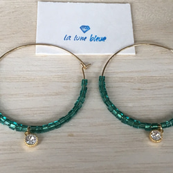 12/1〜SALE！！emerald green beads pierced earring 1枚目の画像