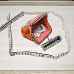 草原に夕焼け⁉　四角い横長　がま口　てのひらサイズ【手編み一点物】 10枚目の画像