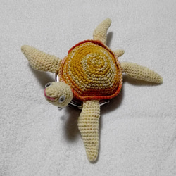 あみぐるみっぽい？ かめさん(黄橙色)がま口【手編み一点物】 7枚目の画像