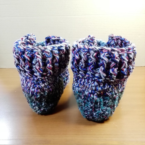 【おうち時間に】ブーツみたいに足首まで暖かい ルームシューズ【手編み一点物】 3枚目の画像