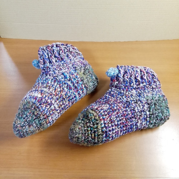 【おうち時間に】ブーツみたいに足首まで暖かい ルームシューズ【手編み一点物】 8枚目の画像