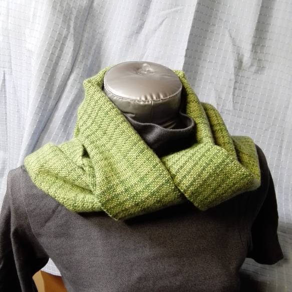 あったか緑の段染めチェック柄マフラー【手織り一点物】 5枚目の画像