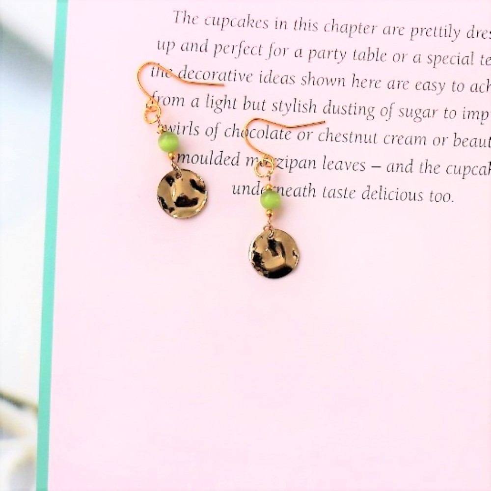 18金 オリーブキャッツアイピアス　天然石18金ピアス