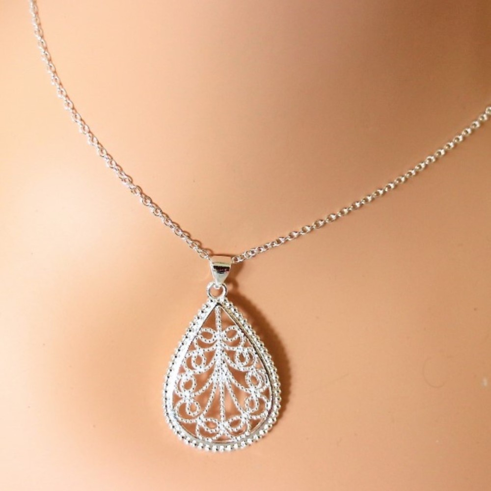 ドロップ透かしネックレス silver925 ネックレス・ペンダント