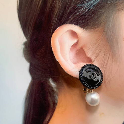 ☆アンティークボタンのリメイクイヤリング☆揺れるパール イヤリング  