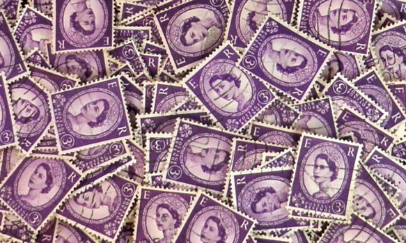 Vintageエリザベス女王切手20枚・紫 DA-CO020 1枚目の画像